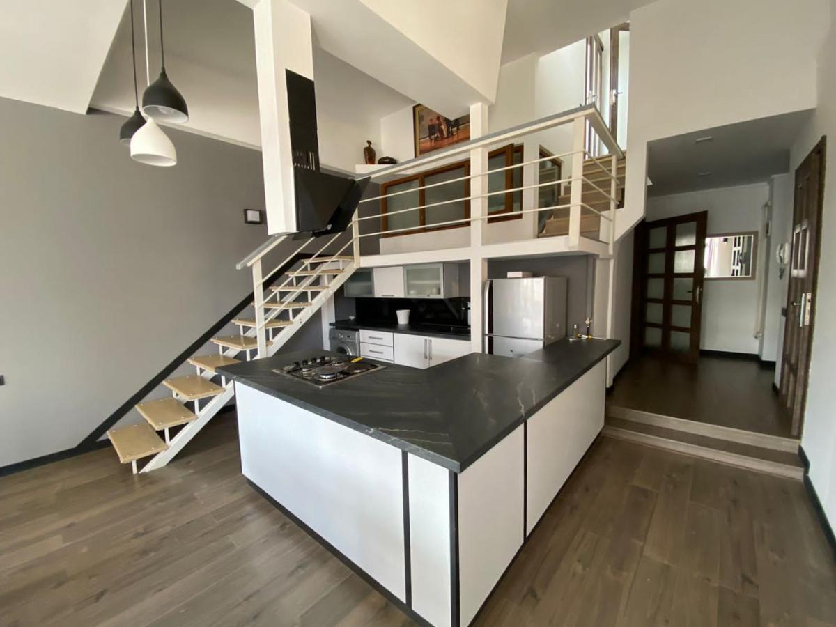 Luxe Apartment In Center Jerevan Buitenkant foto
