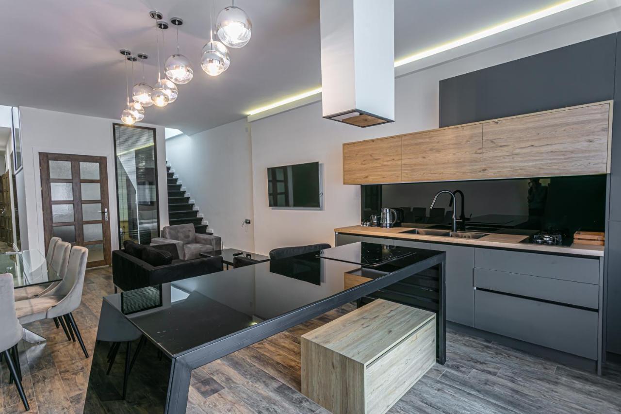 Luxe Apartment In Center Jerevan Buitenkant foto