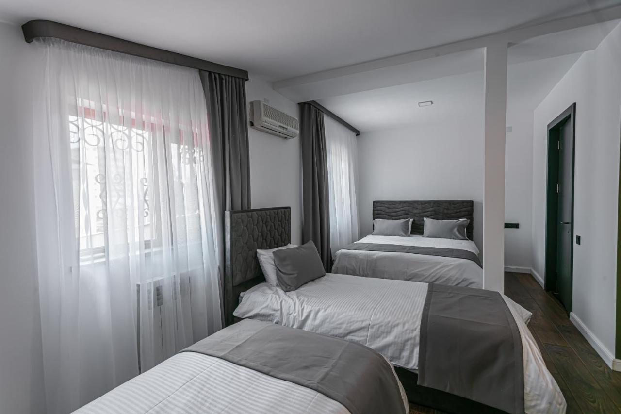 Luxe Apartment In Center Jerevan Buitenkant foto