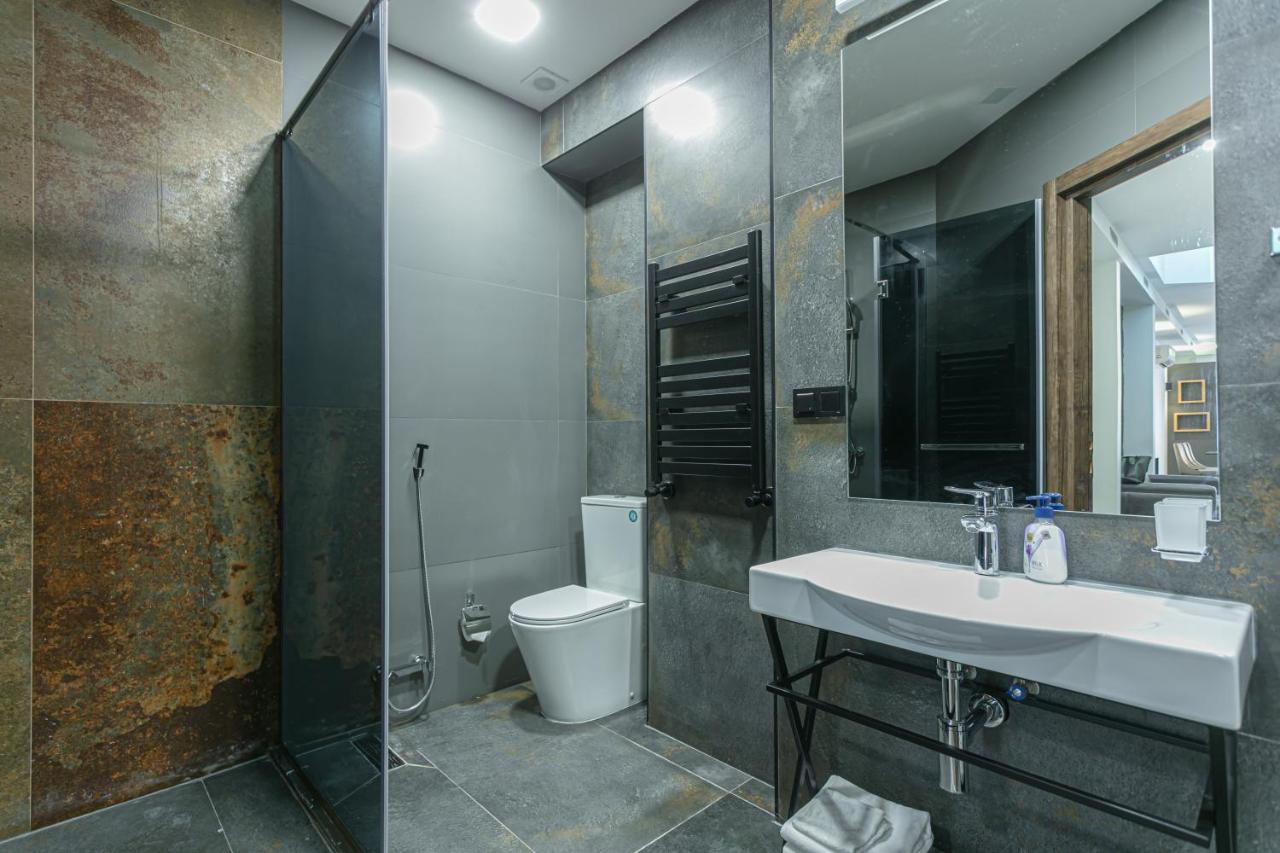 Luxe Apartment In Center Jerevan Buitenkant foto