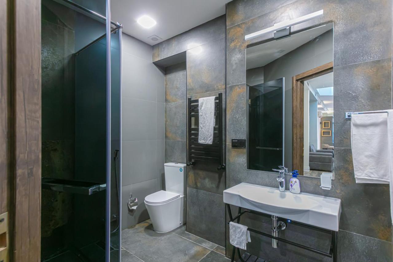 Luxe Apartment In Center Jerevan Buitenkant foto
