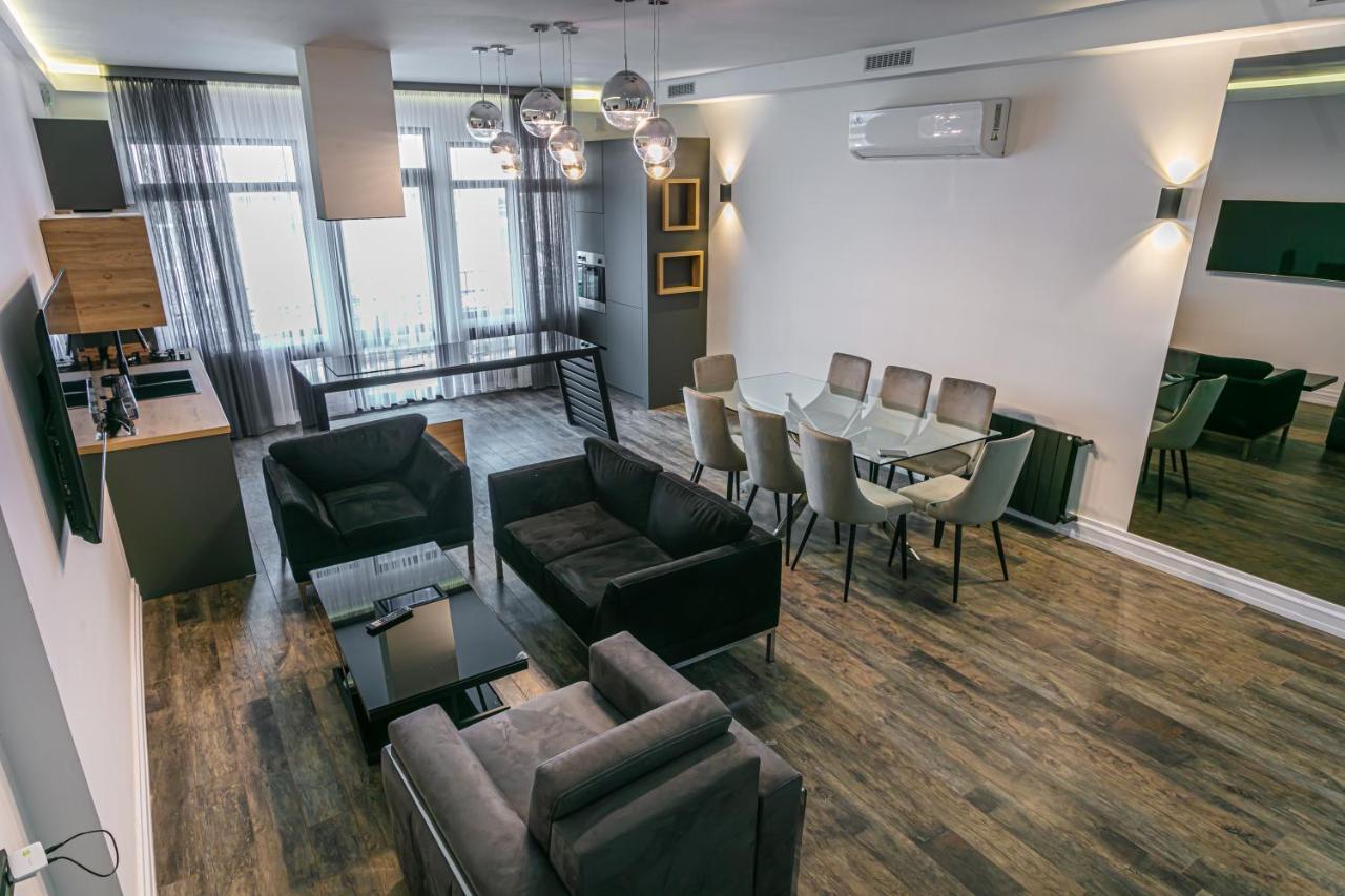 Luxe Apartment In Center Jerevan Buitenkant foto