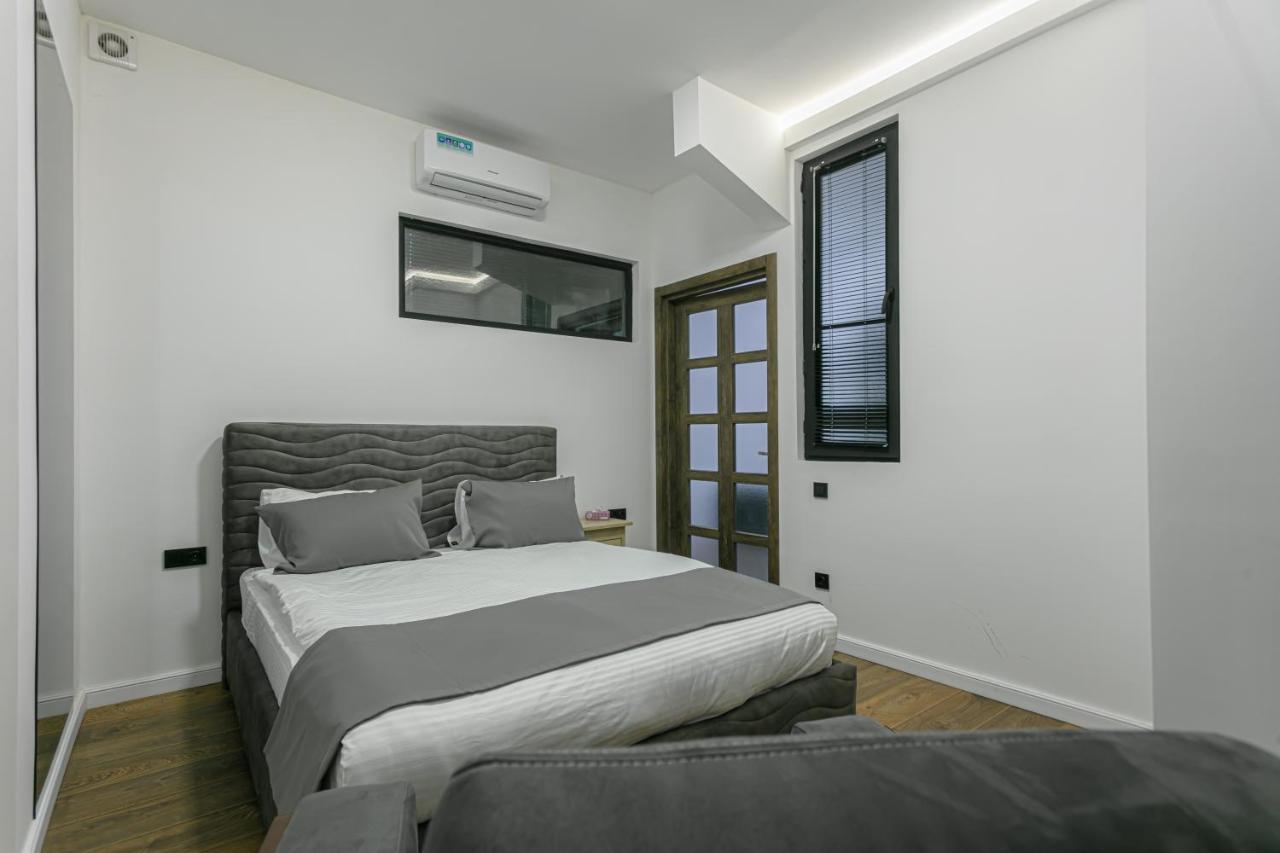 Luxe Apartment In Center Jerevan Buitenkant foto