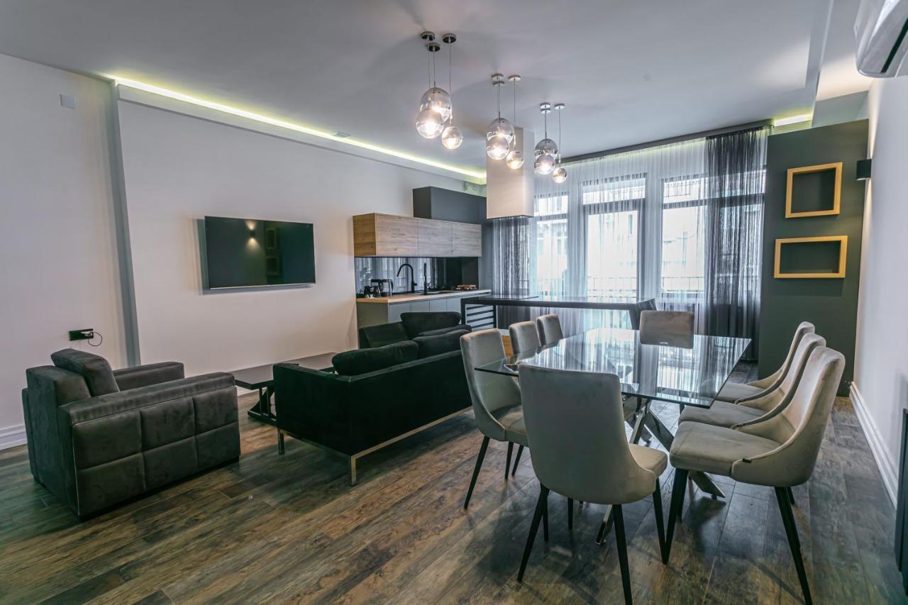 Luxe Apartment In Center Jerevan Buitenkant foto