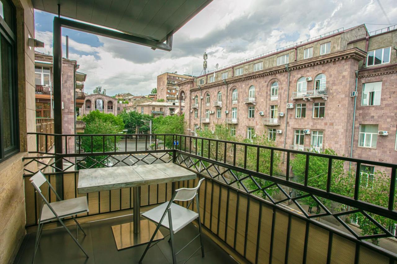 Luxe Apartment In Center Jerevan Buitenkant foto