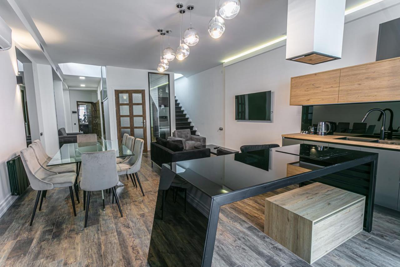 Luxe Apartment In Center Jerevan Buitenkant foto