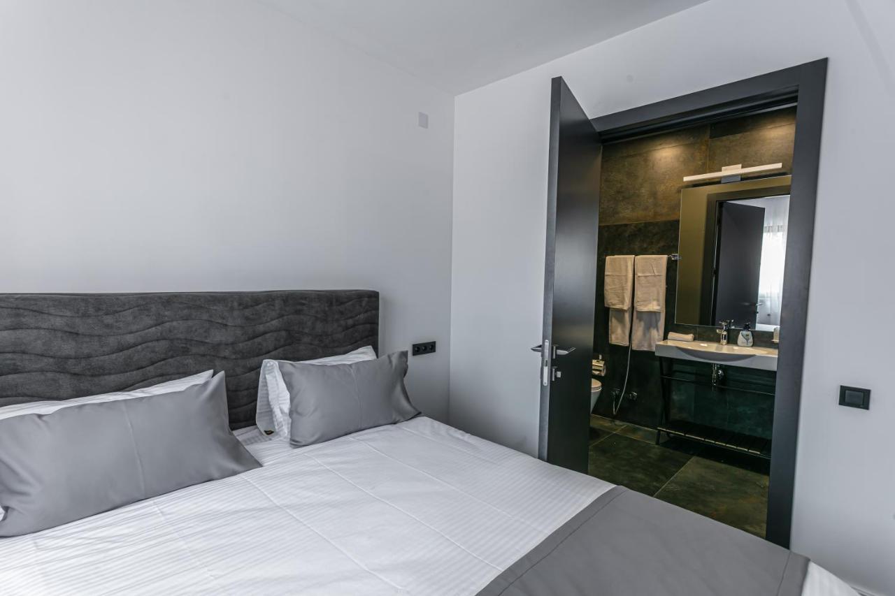 Luxe Apartment In Center Jerevan Buitenkant foto