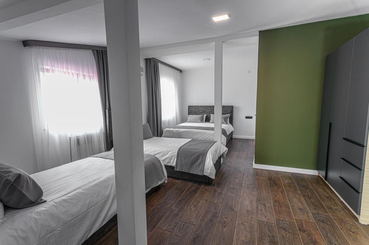 Luxe Apartment In Center Jerevan Buitenkant foto