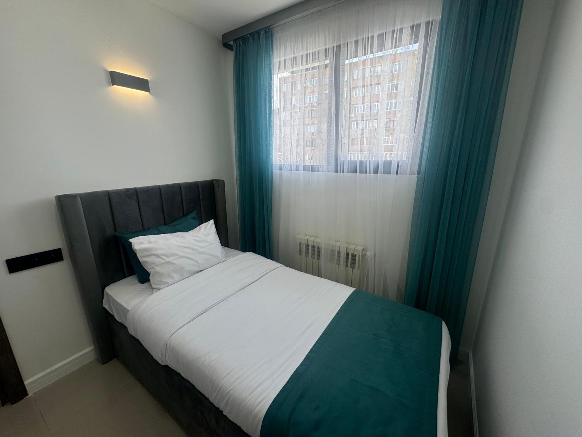 Luxe Apartment In Center Jerevan Buitenkant foto