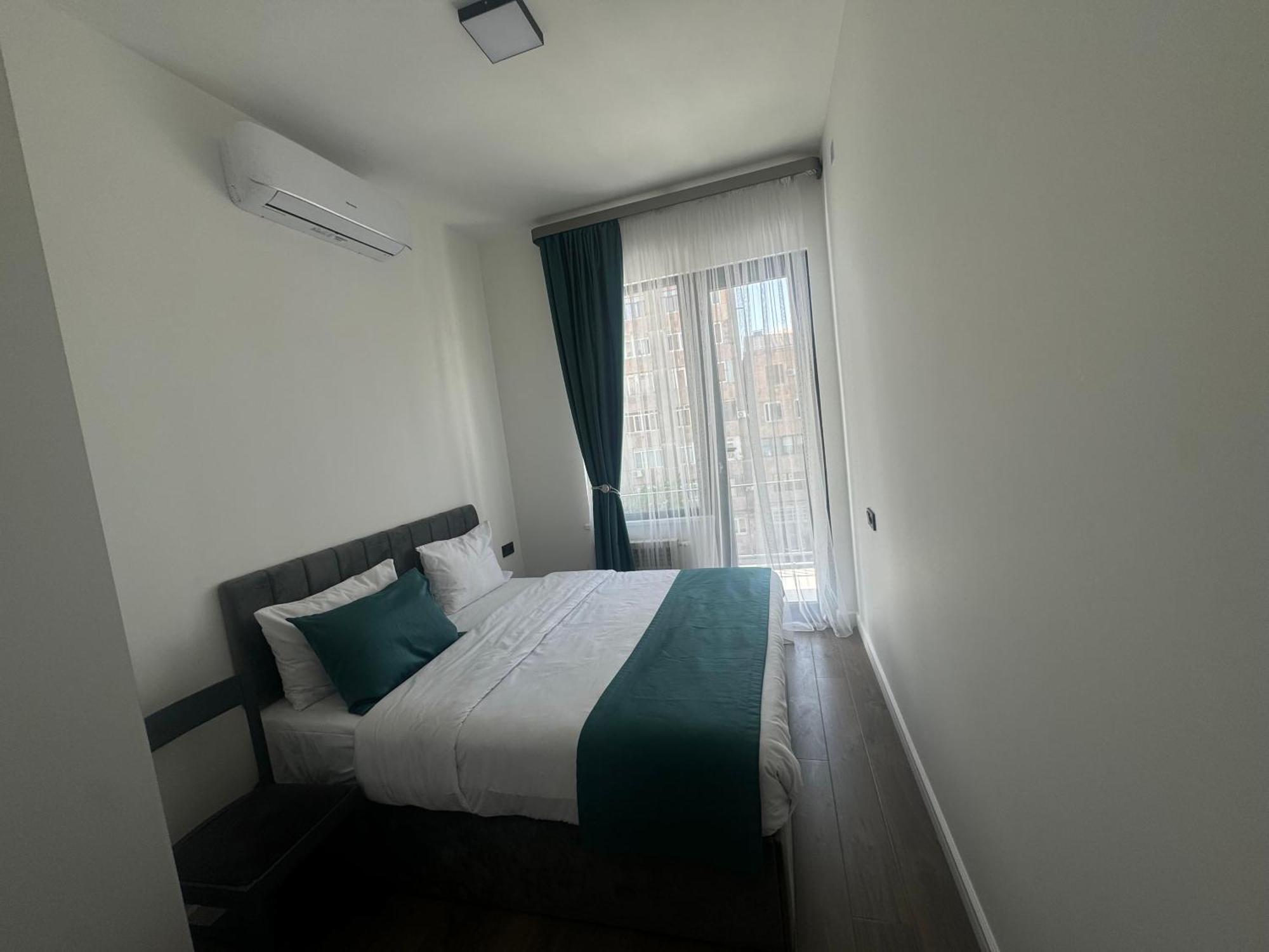 Luxe Apartment In Center Jerevan Buitenkant foto
