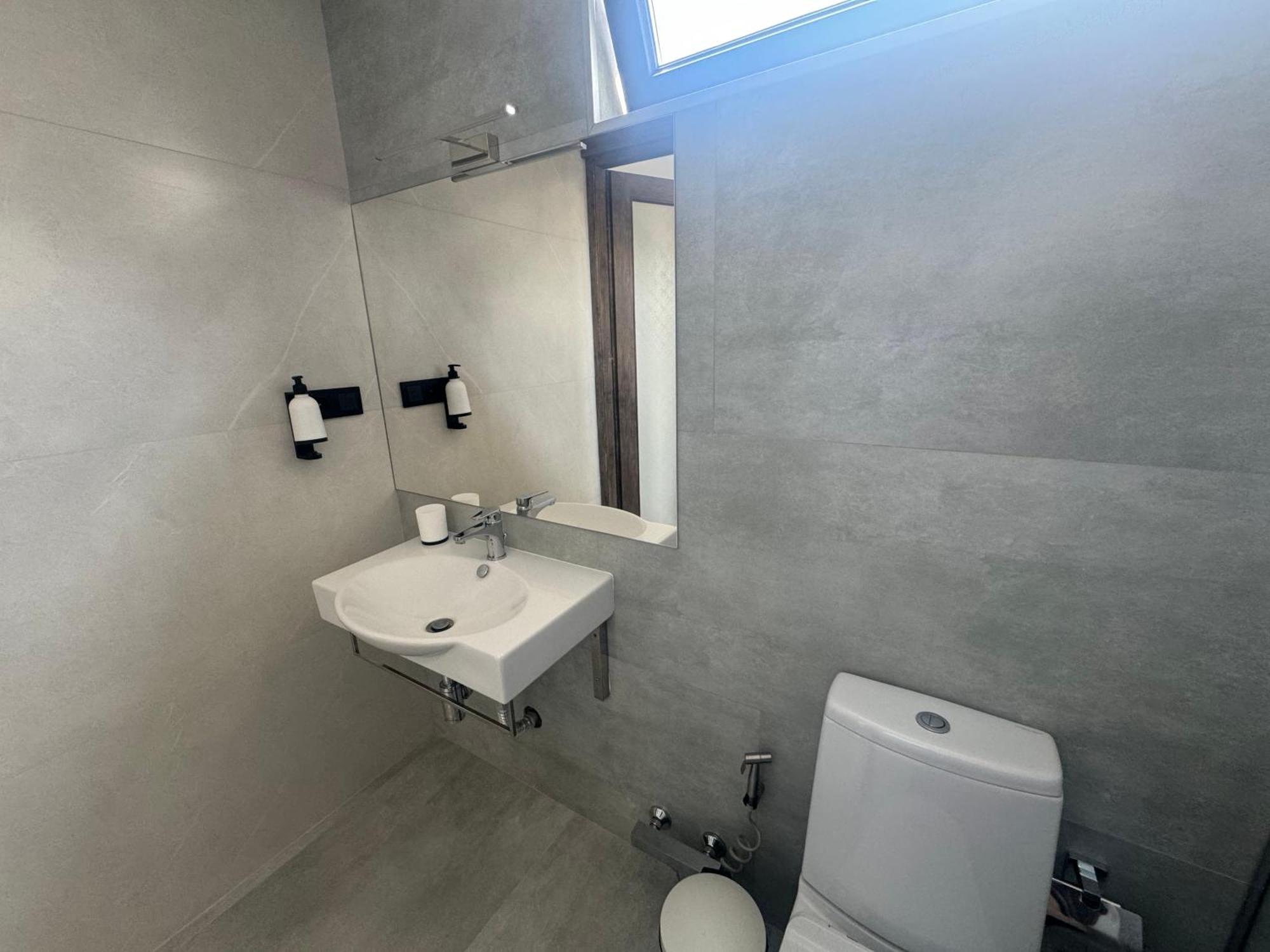 Luxe Apartment In Center Jerevan Buitenkant foto